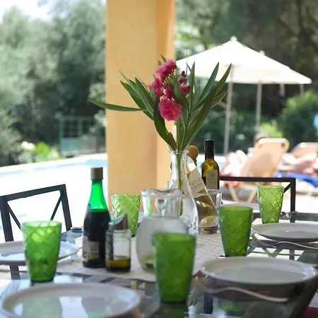 Lovely Open Plan Family In Kato Villa Katelios